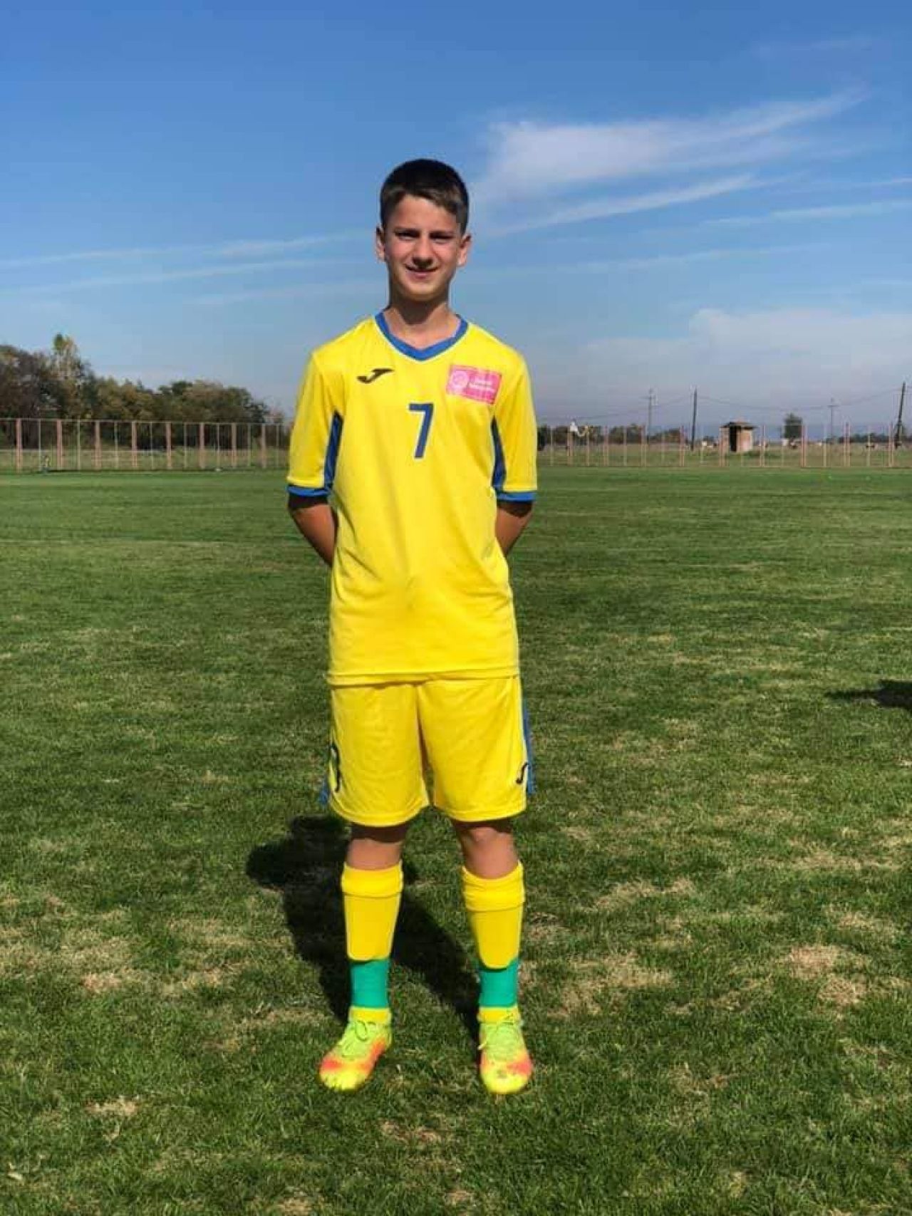 Tatăl și fiul formează cuplul de fundași centrali la o echipă care se luptă pentru promovarea în Liga 2!_4