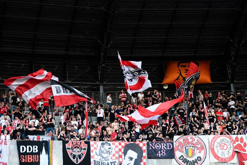 Sunt șanse mari să fie sold-out! C&acirc;te bilete au mai rămas pentru meciul Dinamo - U Cluj