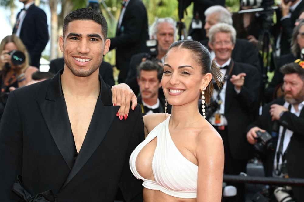 Starul de la PSG care a făcut senzație la Cannes. Soția cu 12 ani mai în vârstă a făcut senzație pe covorul roșu _13