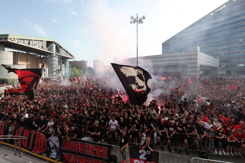 Manchester City, ținta ironiilor după sărbătoarea titlului: „Petrol versus istorie! / La nunțile din Asia sunt mai mulți oameni!” _14