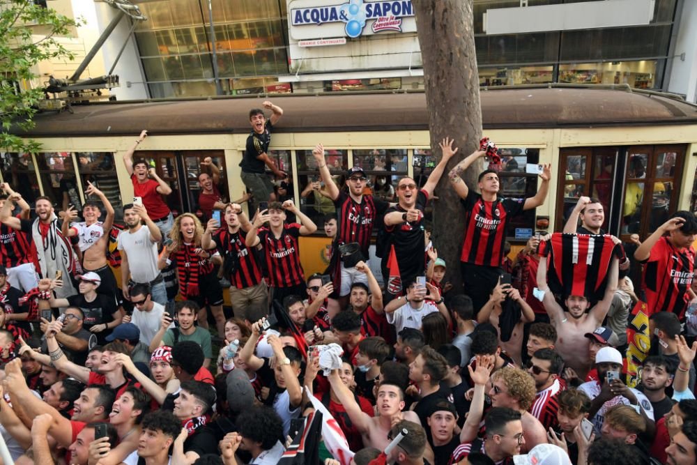 Manchester City, ținta ironiilor după sărbătoarea titlului: „Petrol versus istorie! / La nunțile din Asia sunt mai mulți oameni!” _18