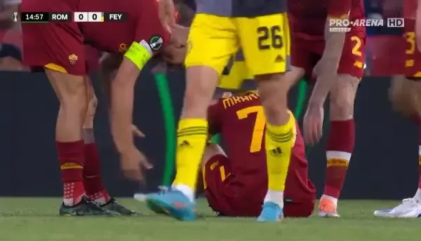 Roma - Feyenoord. Minutul 16, Henrikh Mkhitaryan iese accidentat