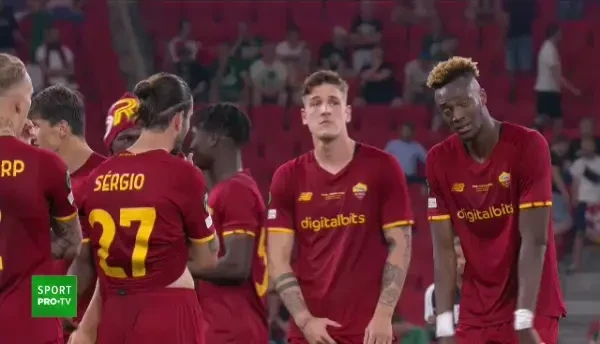 Gardă de onoare pentru Istvan Kovacs! Brigada din Rom&acirc;nia, felicitată de președintele UEFA după finala Conference League