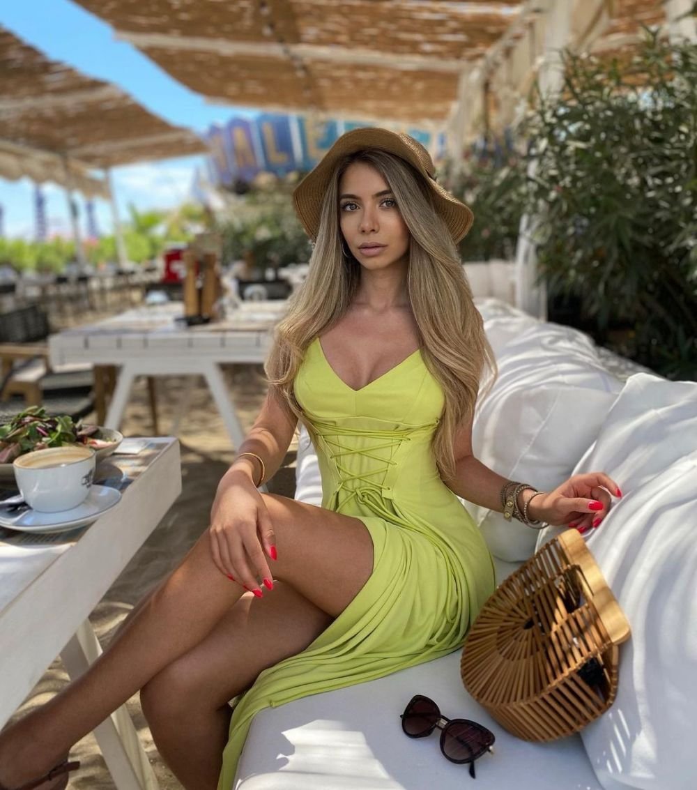 Apariție răvășitoare a iubitei românului de la Galatasaray! Cum s-au fotografiat în vacanță _2