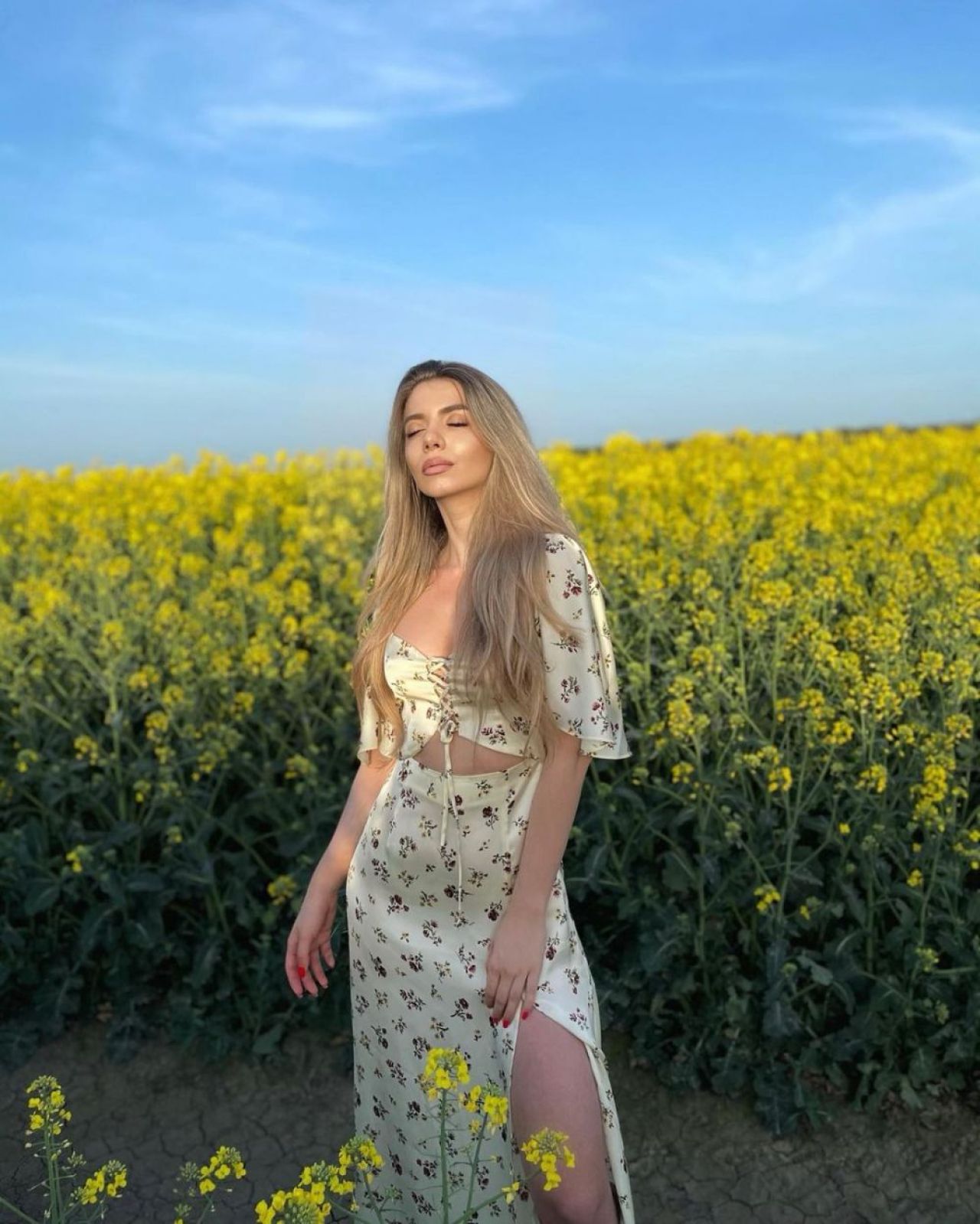 Apariție răvășitoare a iubitei românului de la Galatasaray! Cum s-au fotografiat în vacanță _23