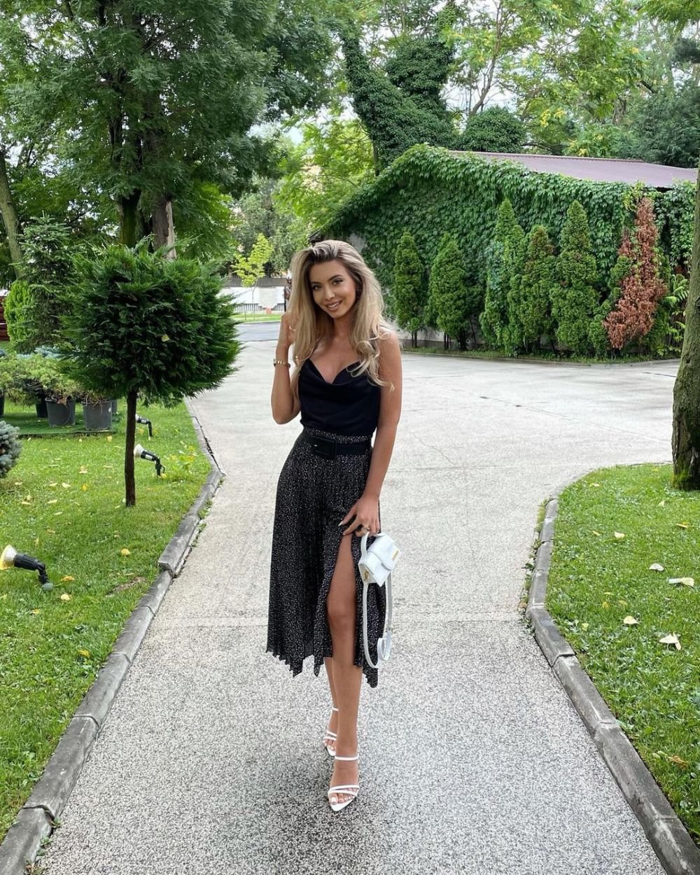 Apariție răvășitoare a iubitei românului de la Galatasaray! Cum s-au fotografiat în vacanță _36