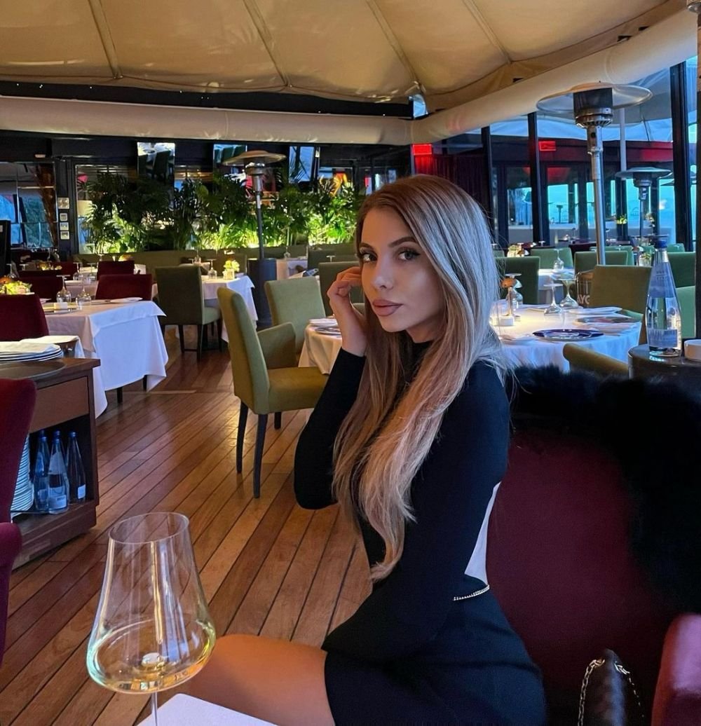 Apariție răvășitoare a iubitei românului de la Galatasaray! Cum s-au fotografiat în vacanță _54