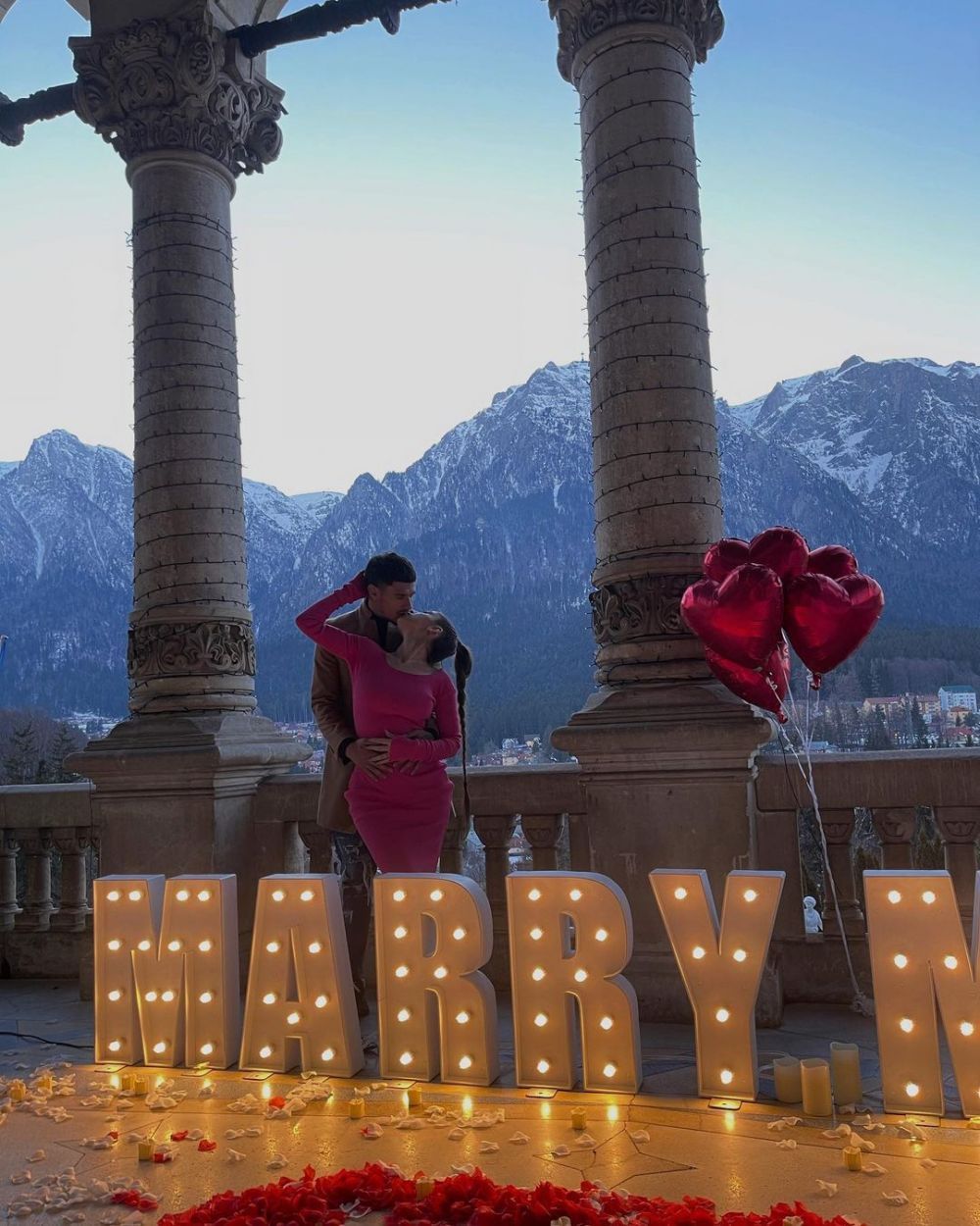 Veste importantă pentru Florinel Coman. Jucătorul de la FCSB urmează să devină tată în scurt timp: imagini cu logodnica sa_40