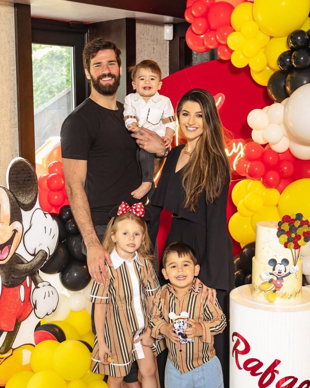 Alisson Becker, un fotbalist atipic. Portarul lui Liverpool se iubește cu un medic: 
