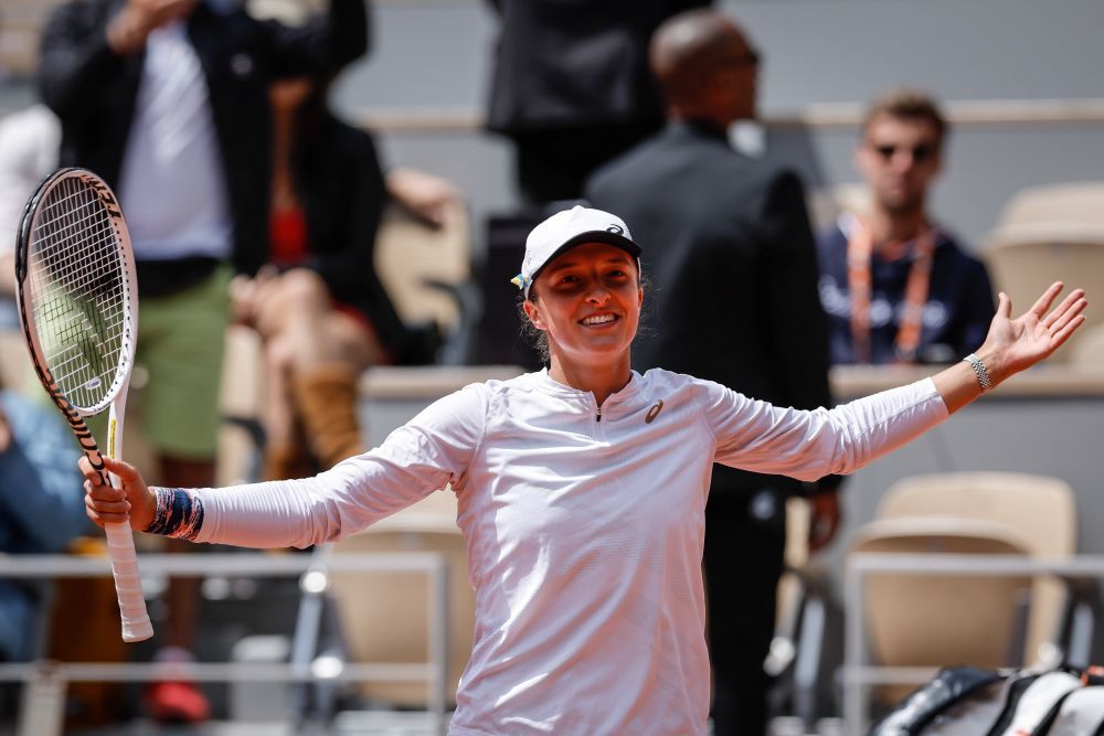 Iga Swiatek, de neoprit: a bifat a 31-a victorie consecutivă! Adversara i-a pus probleme liderului WTA. Ce a putut scrie pe cameră la final _10