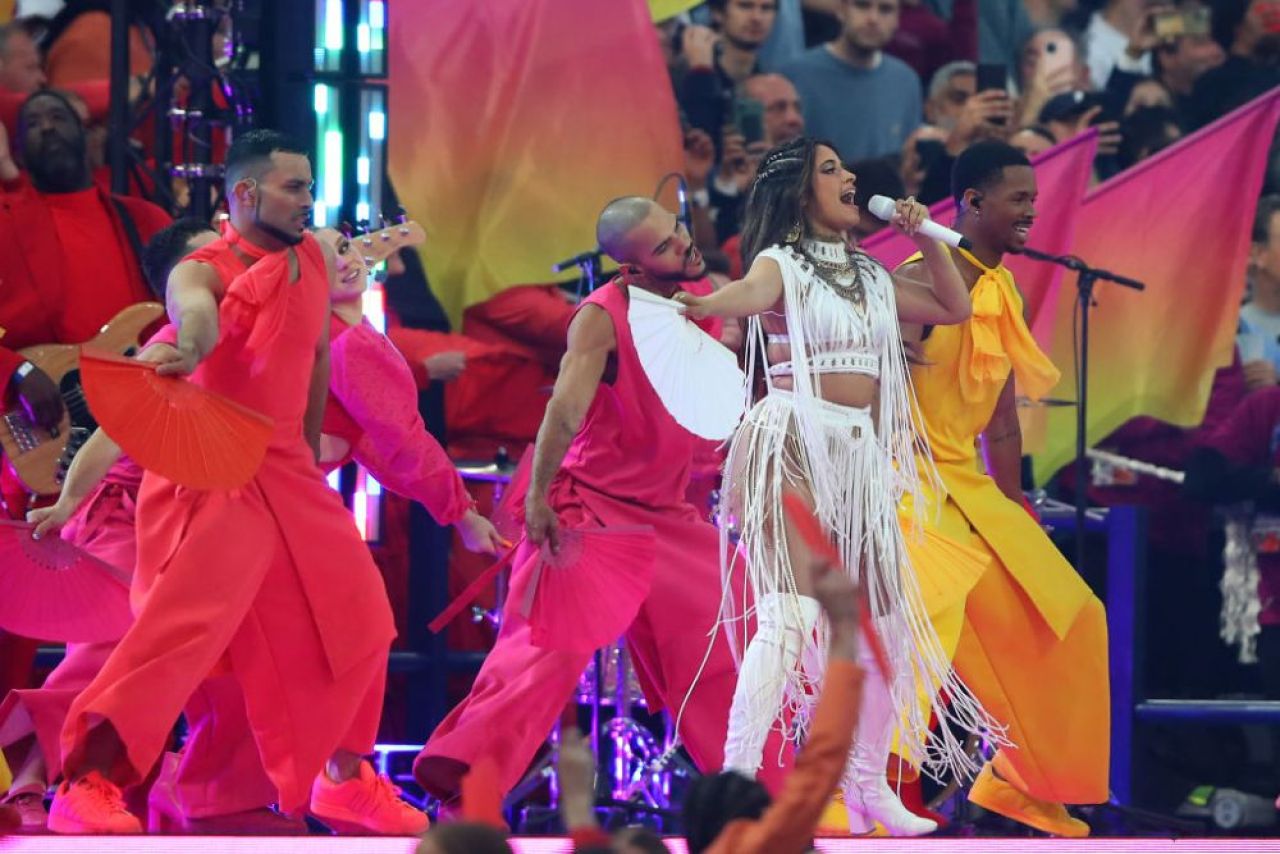Imagini incendiare înaite de startul finalei Champions League! Camila Cabello a încins atmosfera pe Stade de France_5