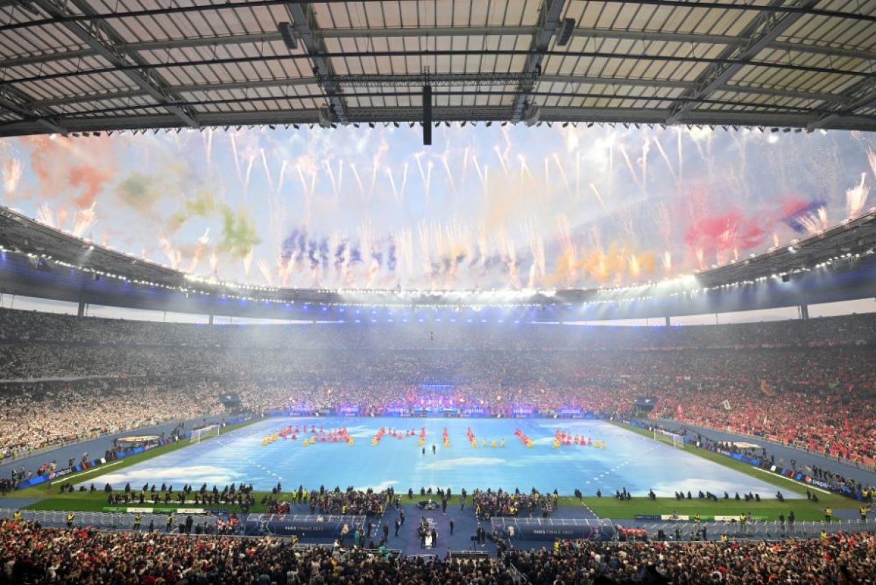 Imagini incendiare înaite de startul finalei Champions League! Camila Cabello a încins atmosfera pe Stade de France_7