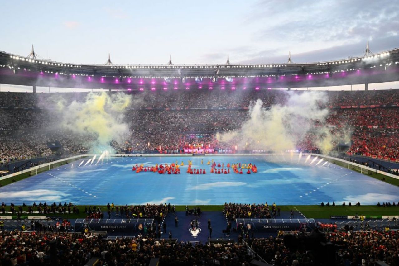 Imagini incendiare înaite de startul finalei Champions League! Camila Cabello a încins atmosfera pe Stade de France_9