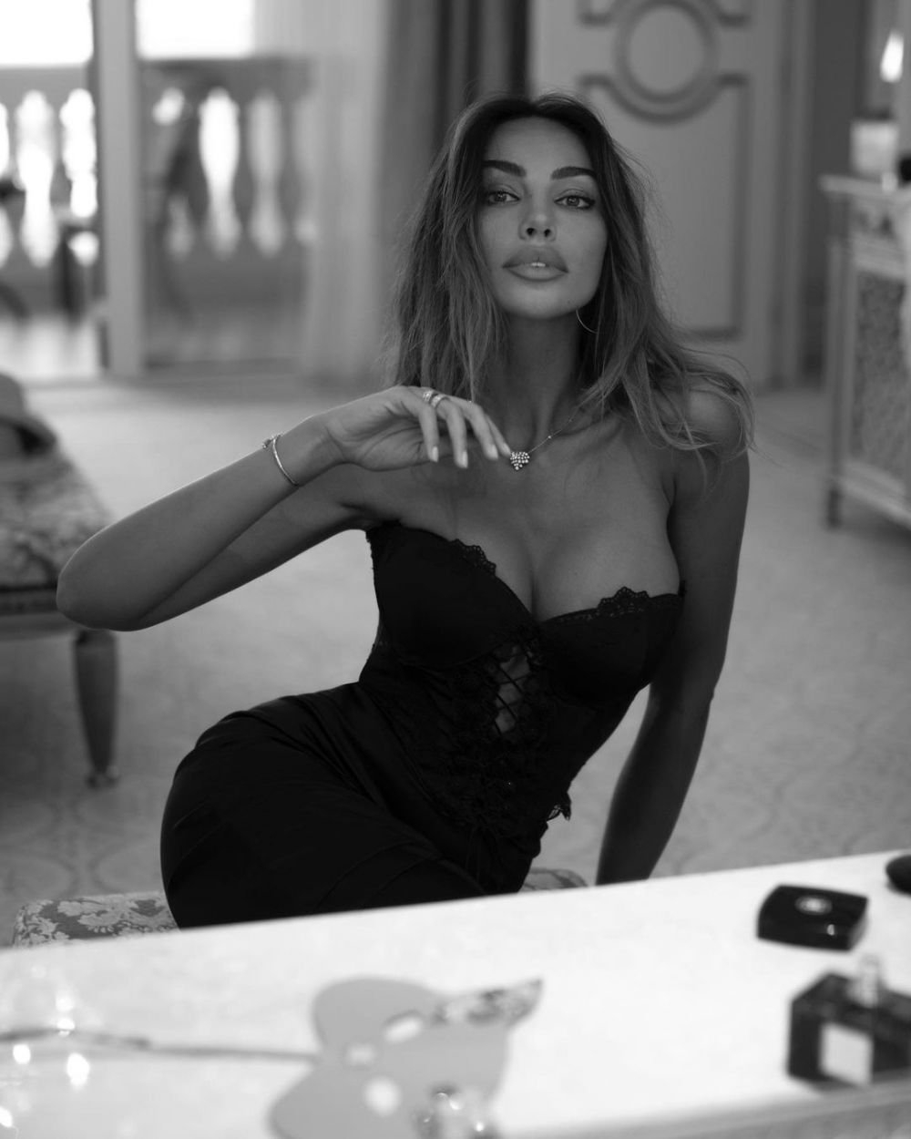 Mădălina Ghenea, îndragită de un patron din Liga 1: „A promis că o să vină la un meci!” _13