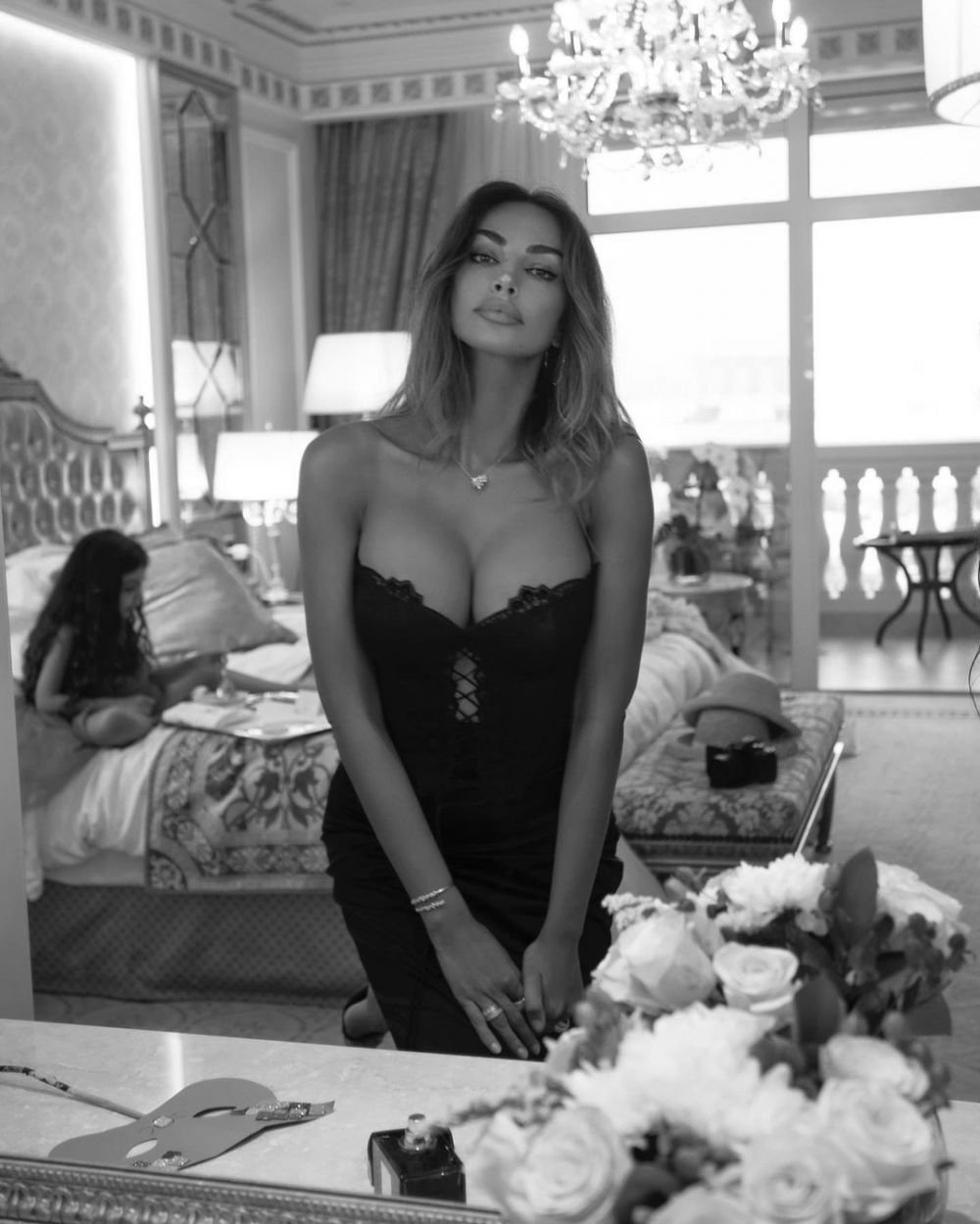 Mădălina Ghenea, îndragită de un patron din Liga 1: „A promis că o să vină la un meci!” _14