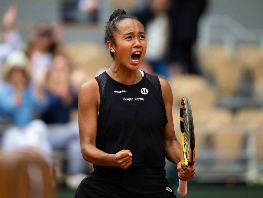 „Mă bucur că am jucat bine în fața lui Thierry” Henry a aplaudat-o pe Leylah Fernandez: primele sfertfinaliste ale Roland Garros 2022_5