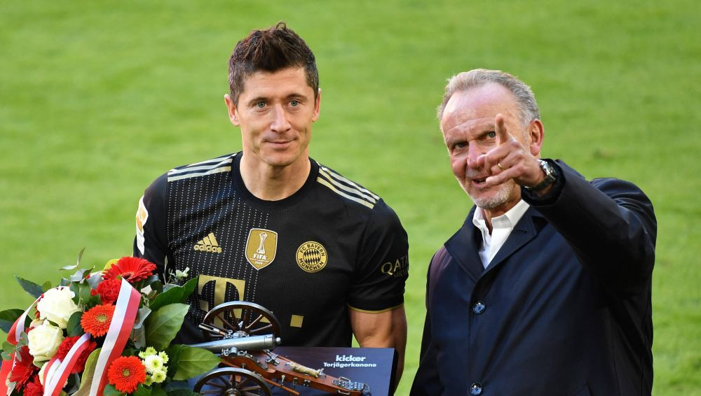 &bdquo;Ce i-ar putea oferi Barcelona?!&rdquo; Rummenigge nu &icirc;nțelege dorința lui Lewandowski de a semna cu gruparea catalană&nbsp;