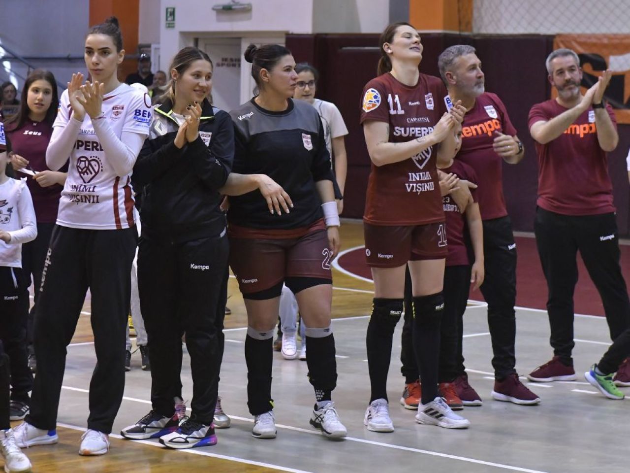 Rapid, campioană după 19 ani la handbal! Victorie uriașă cu Râmnicu Vâlcea: 35-27! CSM s-a impus cu Baia Mare, dar nu a fost de ajuns_5