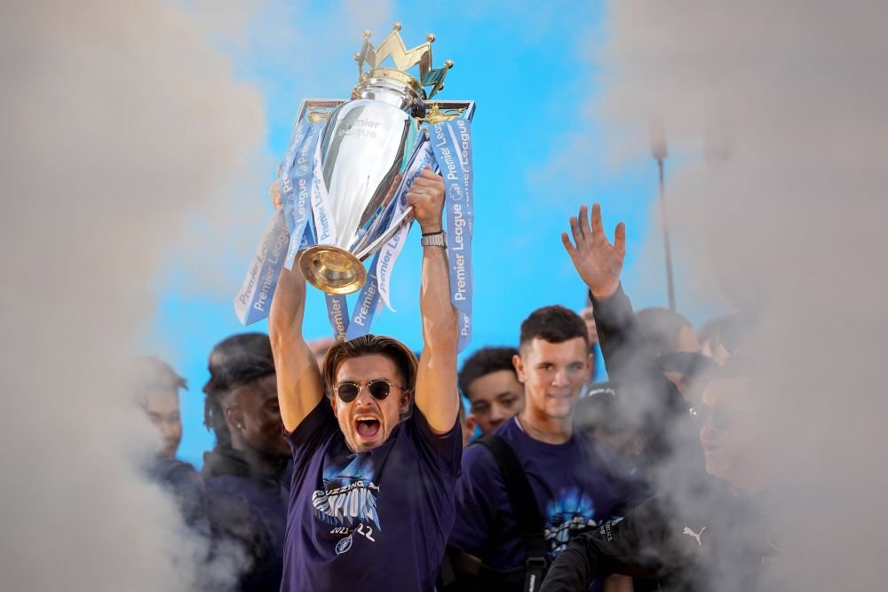 Jack Grealish s-a dezlănțuit în Ibiza lângă o vedetă TV, în absența iubitei sale! Imaginile au apărut pe rețelele de socializare_52