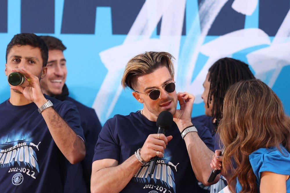 Jack Grealish s-a dezlănțuit în Ibiza lângă o vedetă TV, în absența iubitei sale! Imaginile au apărut pe rețelele de socializare_53