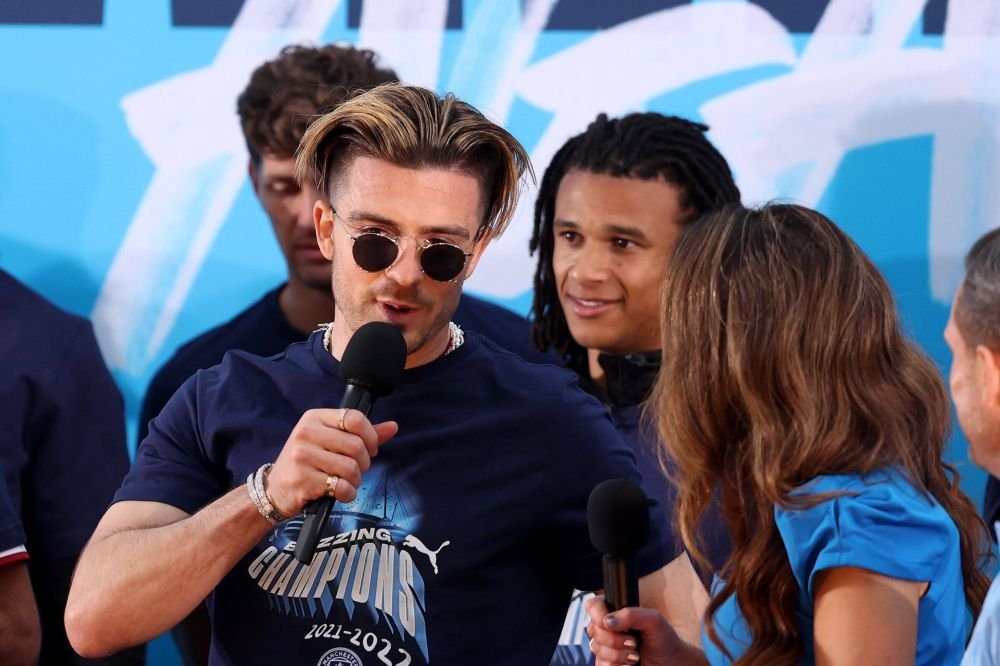 Jack Grealish s-a dezlănțuit în Ibiza lângă o vedetă TV, în absența iubitei sale! Imaginile au apărut pe rețelele de socializare_54