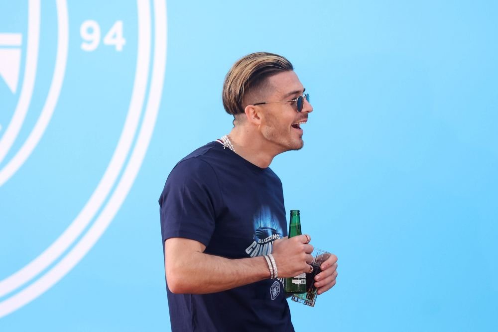 Jack Grealish s-a dezlănțuit în Ibiza lângă o vedetă TV, în absența iubitei sale! Imaginile au apărut pe rețelele de socializare_56