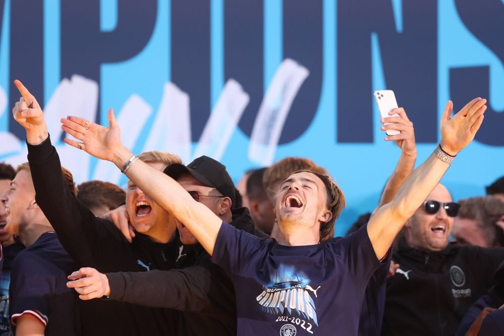 Jack Grealish s-a dezlănțuit în Ibiza lângă o vedetă TV, în absența iubitei sale! Imaginile au apărut pe rețelele de socializare_58