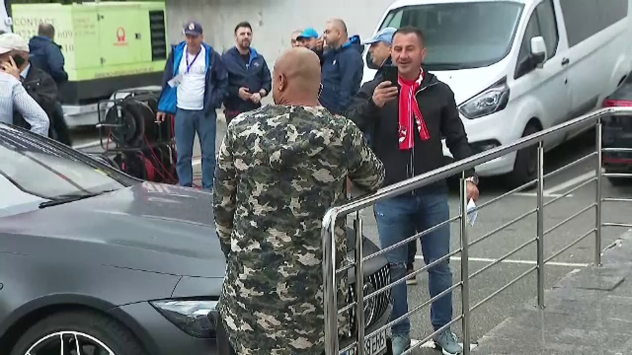 Wesley s-a întors în România: