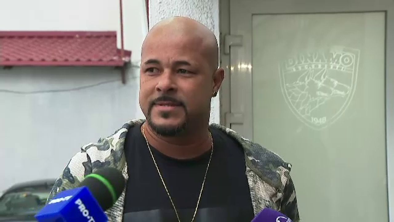 Wesley s-a întors în România: