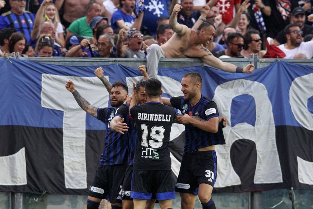 „Nici măcar nu se poate lupta cu fundașii!” Pisa lui Marin și Pușcaș rămâne în Serie B după ce a pierdut cu Monza barajul! Ce note au primit românii _12