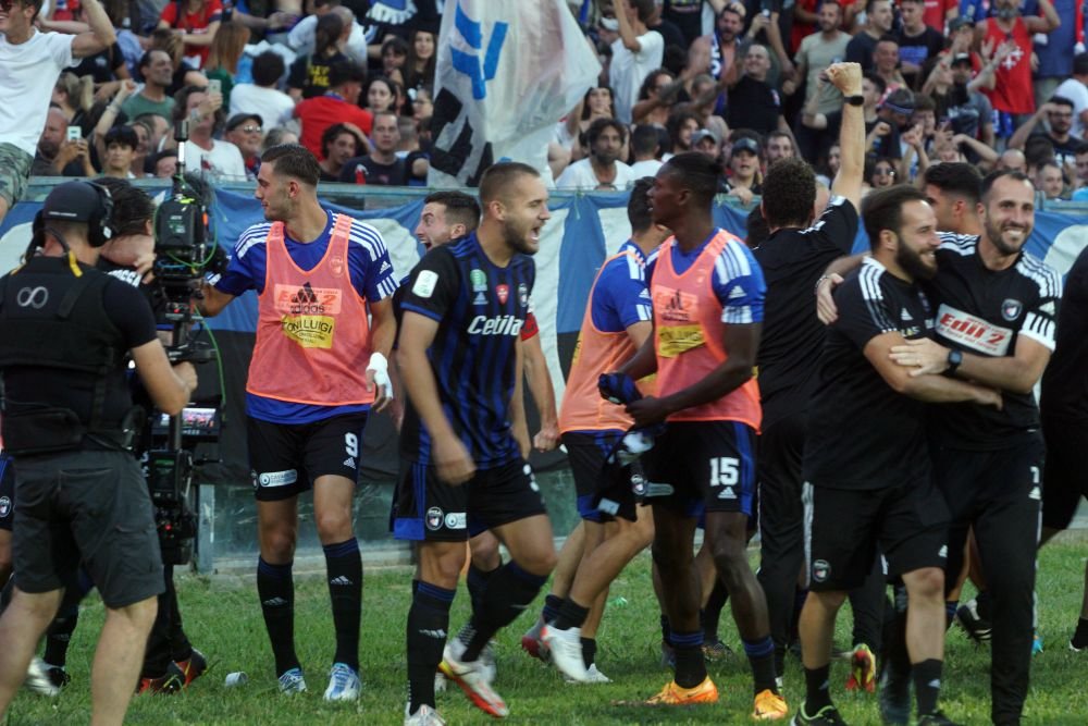 „Nici măcar nu se poate lupta cu fundașii!” Pisa lui Marin și Pușcaș rămâne în Serie B după ce a pierdut cu Monza barajul! Ce note au primit românii _13