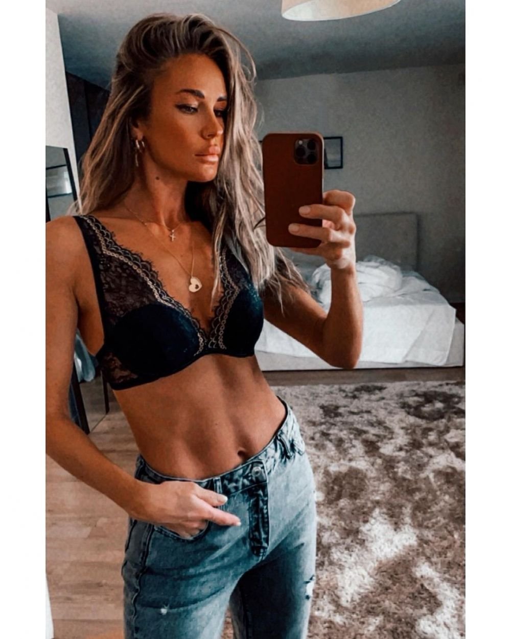 Fosta soție a lui Claudiu Niculescu, spectacol la Monaco. A participat la cursa de F1 și s-a pozat în cele mai hot outfit-uri _26