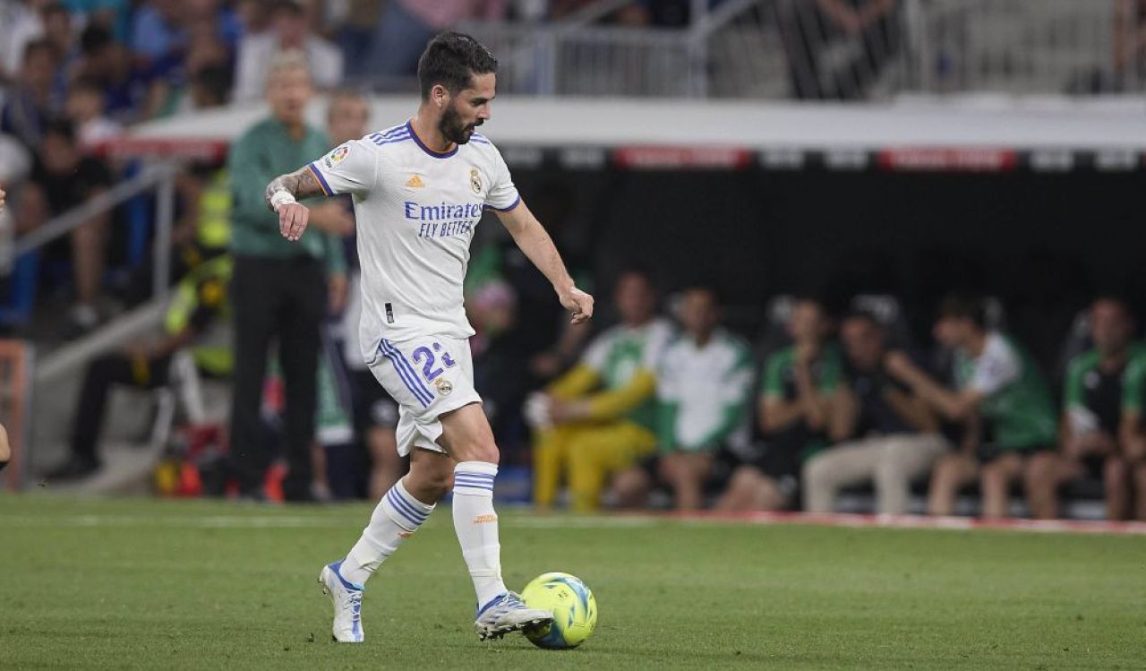 UEFA a 'șters' doi jucători de la Real Madrid din titlul Champions League! Unul dintre ei și-a anunțat plecarea de la club + 'atac' la Mbappe _3