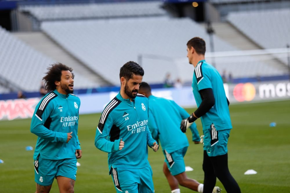 UEFA a 'șters' doi jucători de la Real Madrid din titlul Champions League! Unul dintre ei și-a anunțat plecarea de la club + 'atac' la Mbappe _7