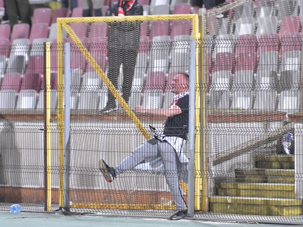 Imaginile care descriu perfect ultima noapte a lui Dinamo în Liga 1_5