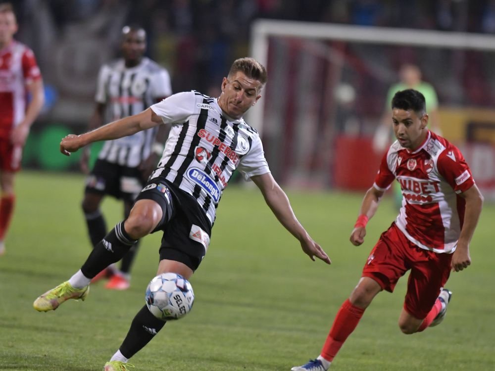 Bănuieli în vestiarul lui Dinamo? Un jucător s-ar fi dat lovit înainte de barajul cu U Cluj, club cu care ar fi purtat discuții_2