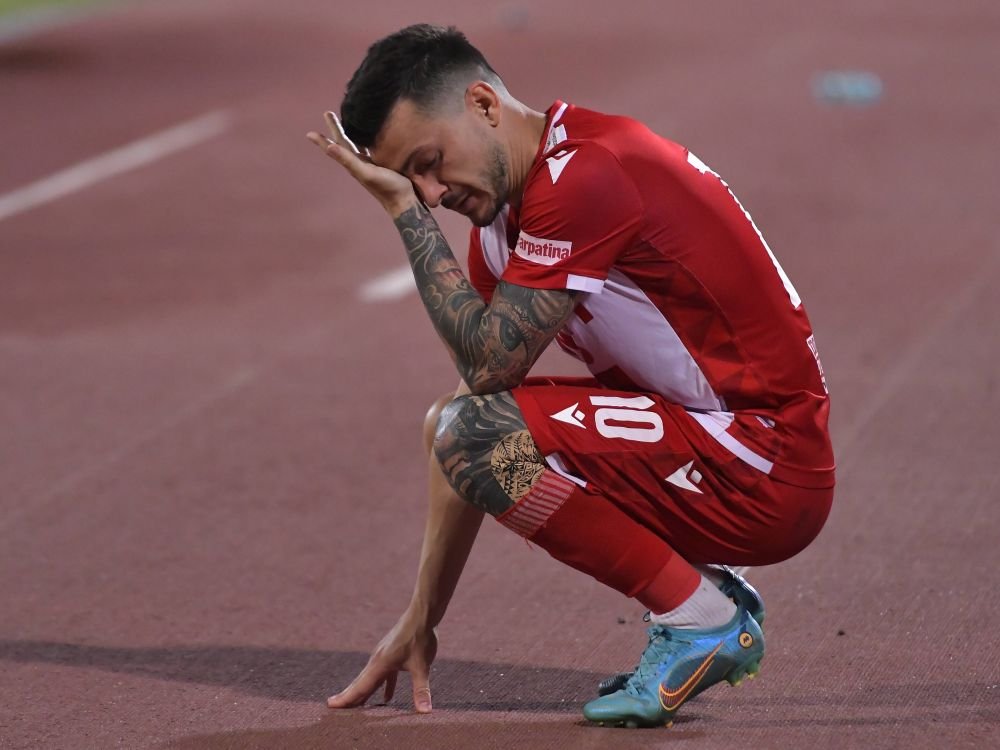 Bănuieli în vestiarul lui Dinamo? Un jucător s-ar fi dat lovit înainte de barajul cu U Cluj, club cu care ar fi purtat discuții_5