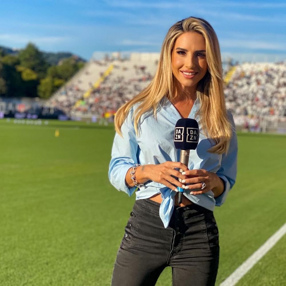 Diletta Leotta are o rivală pe măsură! Noua sa colegă este o blondă superbă, cu fizic de model: cu ce fotbalist a fost pozată_42