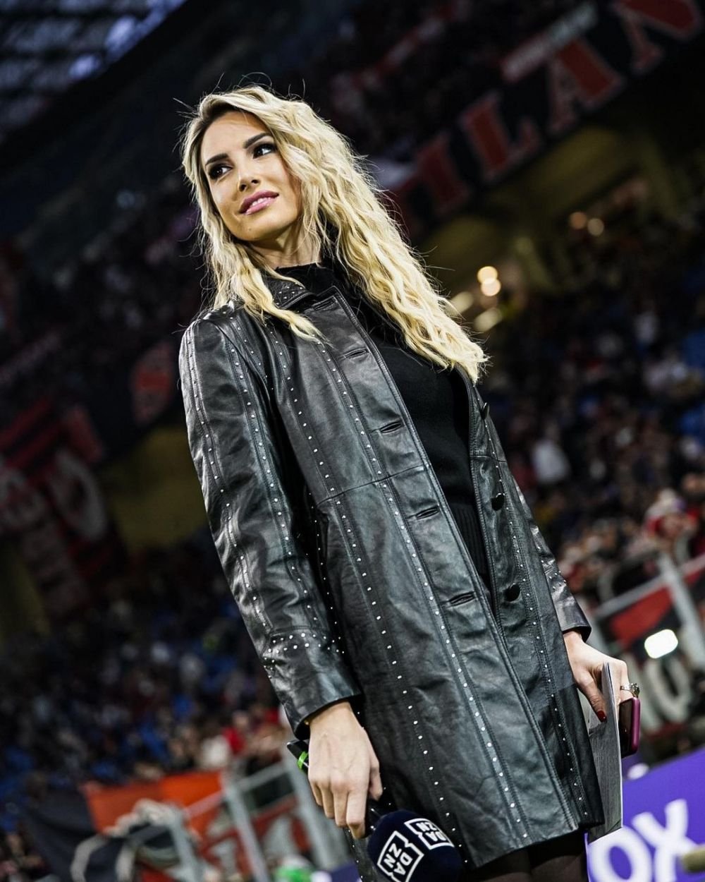 Diletta Leotta are o rivală pe măsură! Noua sa colegă este o blondă superbă, cu fizic de model: cu ce fotbalist a fost pozată_65