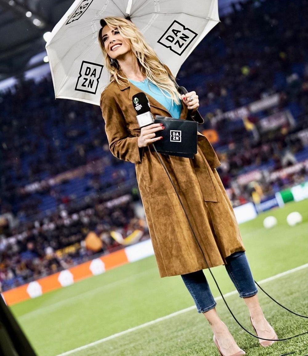 Diletta Leotta are o rivală pe măsură! Noua sa colegă este o blondă superbă, cu fizic de model: cu ce fotbalist a fost pozată_80