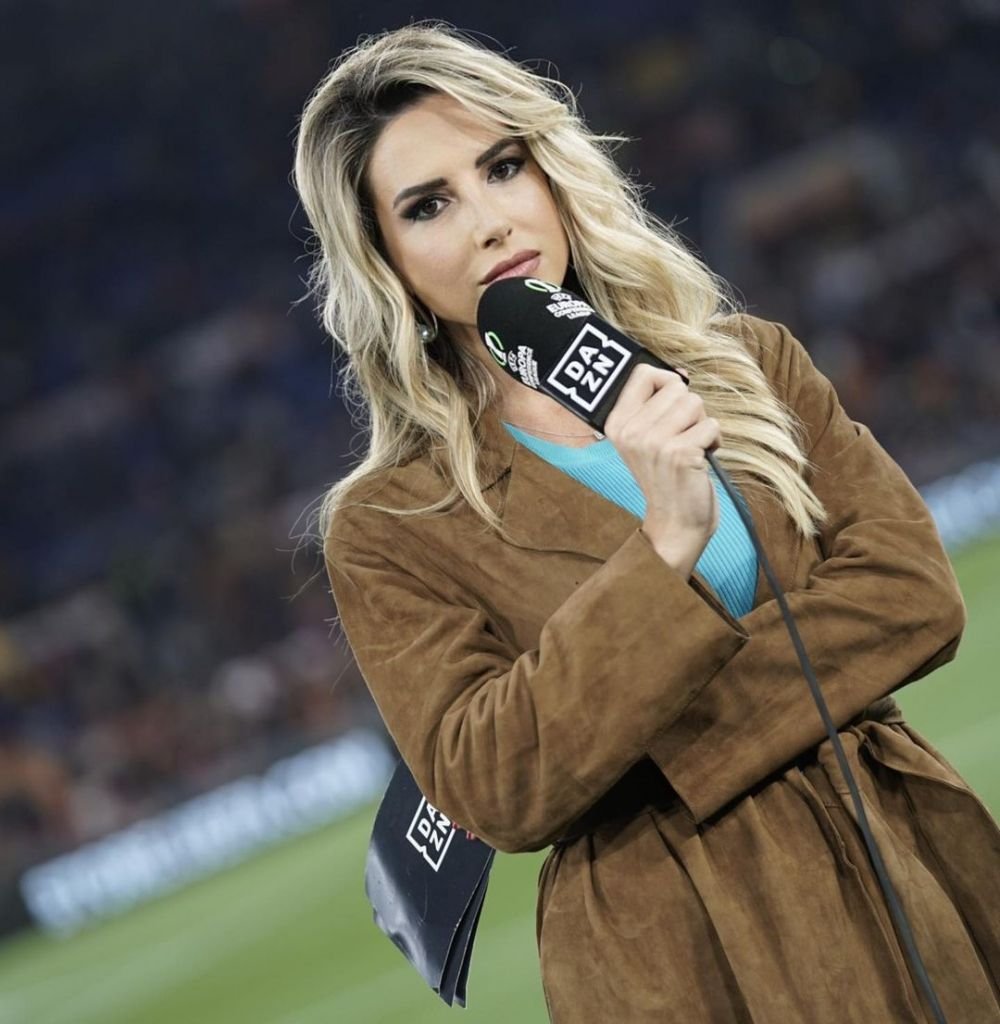 Diletta Leotta are o rivală pe măsură! Noua sa colegă este o blondă superbă, cu fizic de model: cu ce fotbalist a fost pozată_82