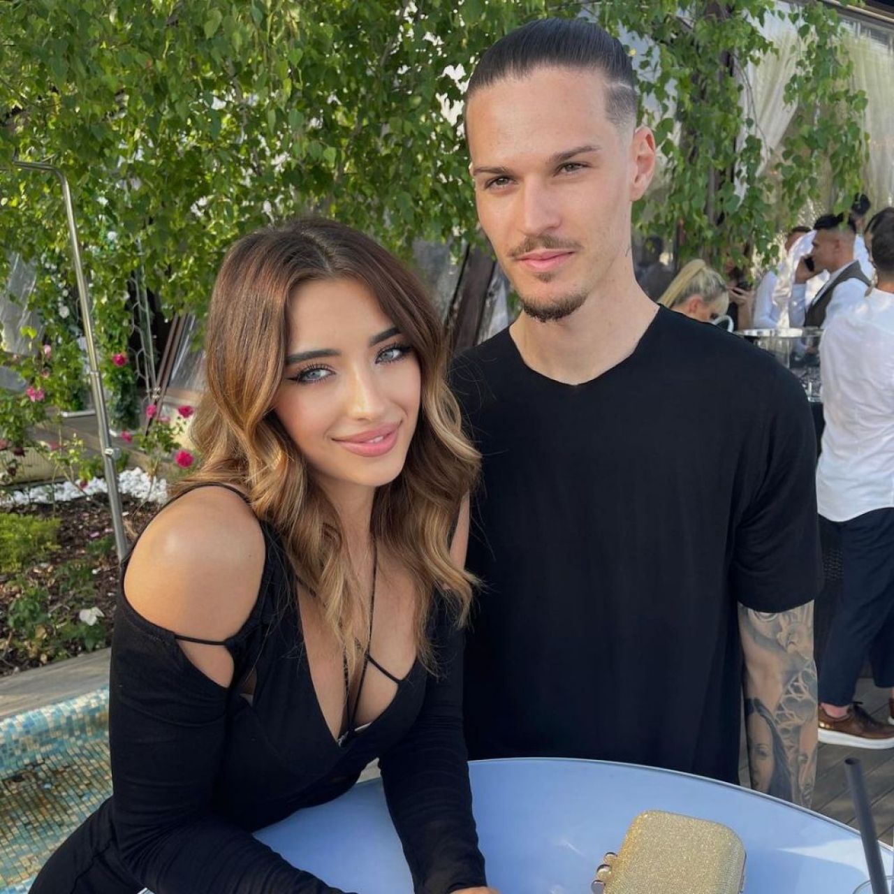 Florinel Coman și Ioana Timofeciuc s-au căsătorit! Imagini spectaculoase cu rochia extravagantă a tinerei care urmează să nască_4