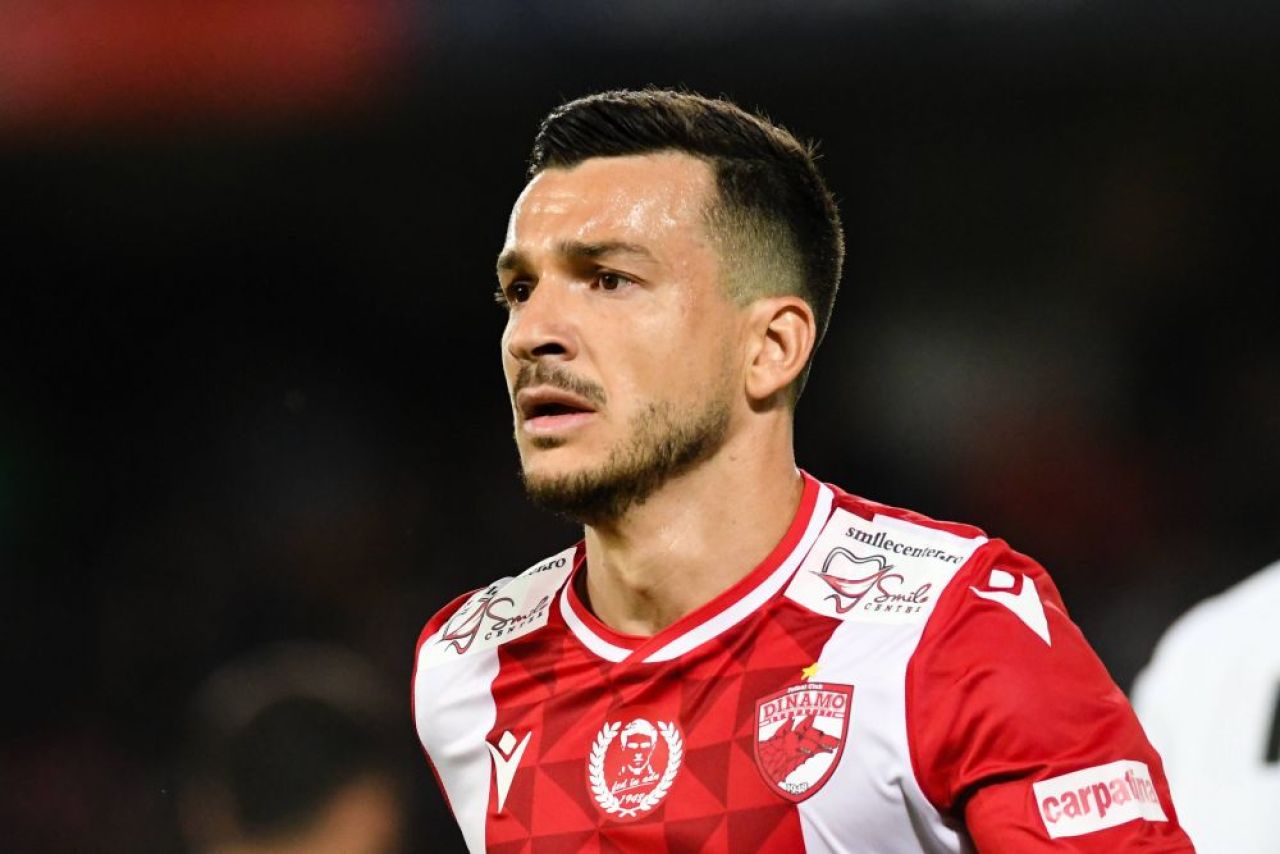 „Și dacă marca, îl schimbam!” Cosmin Matei, umilit în Cupă: de ce l-a scos Ciobotariu în minutul 14 la Hunedoara_12