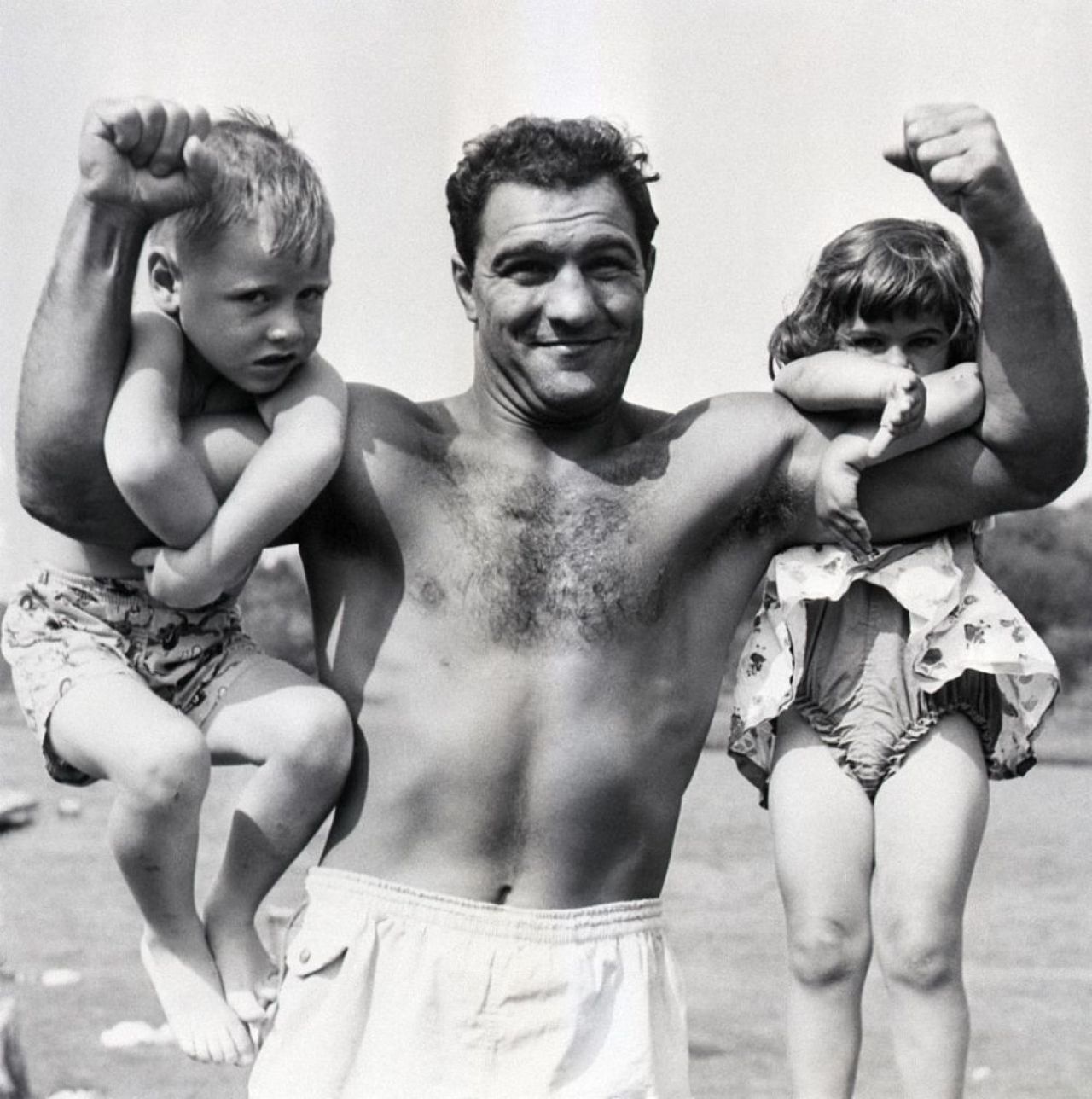 SPECIAL | Rocky Marciano, boxerul care lovea cu puterea unui proiectil antitanc. Povestea celui mai iubit copil al Italiei din Statele Unite_8