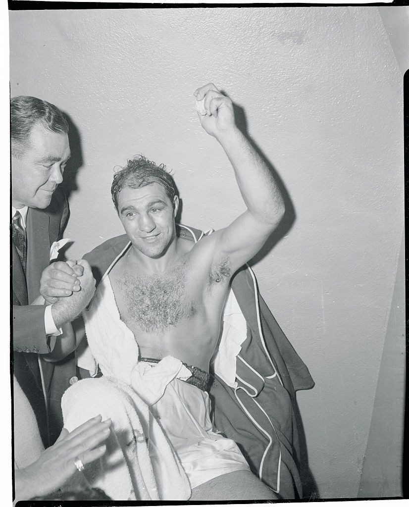 SPECIAL | Rocky Marciano, boxerul care lovea cu puterea unui proiectil antitanc. Povestea celui mai iubit copil al Italiei din Statele Unite_9