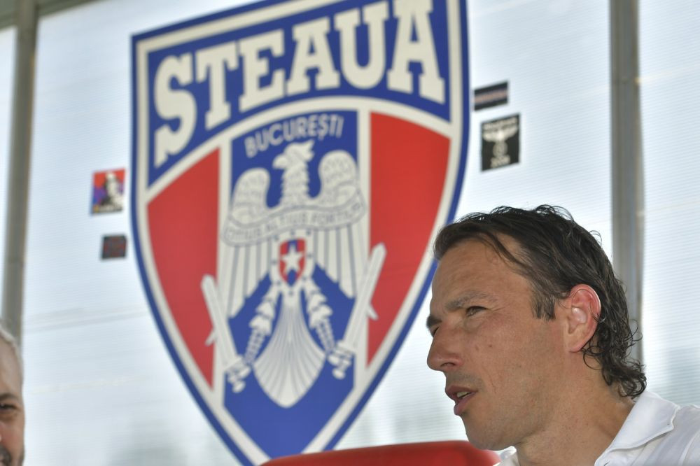 Ogăraru: ”Lăsați frezele și tatuajele! Folosiți-vă mintea! Jucați simplu!” „Avem copii talentați ca și cei din Academia Ajax! Problema e după vârsta de 14 ani”_6