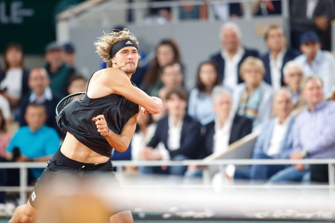 Retragere șocantă în semifinala Nadal - Zverev: germanul a abandonat meciul după o entorsă groaznică și a fost scos în scaunul cu rotile_8