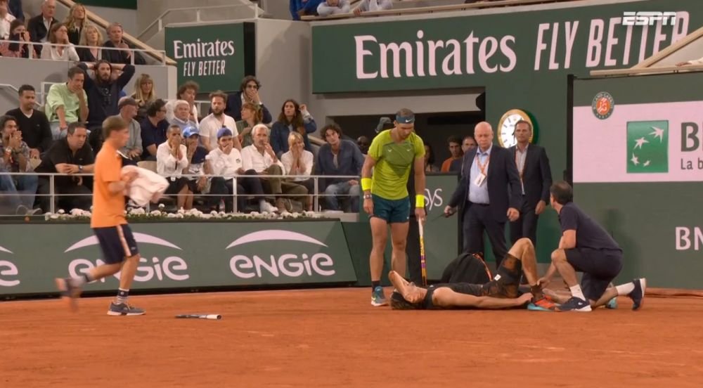„Foarte ghinionist. L-am văzut plângând, e un moment dur” Mesajul lui Nadal pentru Zverev, după calificarea tristă în finala Roland Garros_17