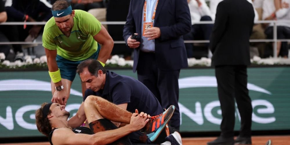 „Foarte ghinionist. L-am văzut plângând, e un moment dur” Mesajul lui Nadal pentru Zverev, după calificarea tristă în finala Roland Garros_26