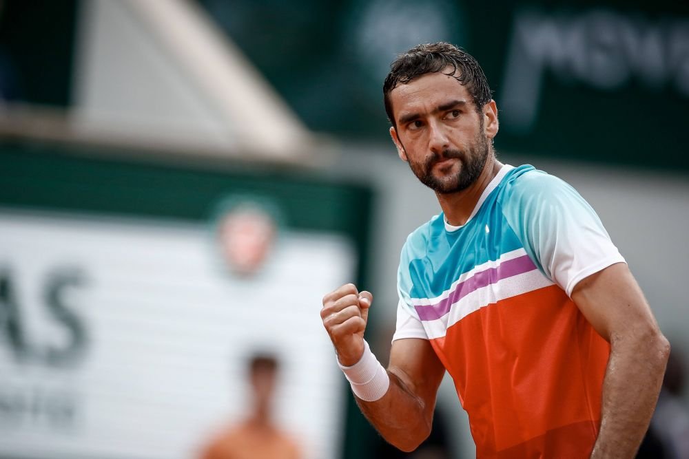 Incident nemaivăzut la Roland Garros: semifinala Cilic - Ruud, întreruptă de o protestatară care s-a legat de fileu_13